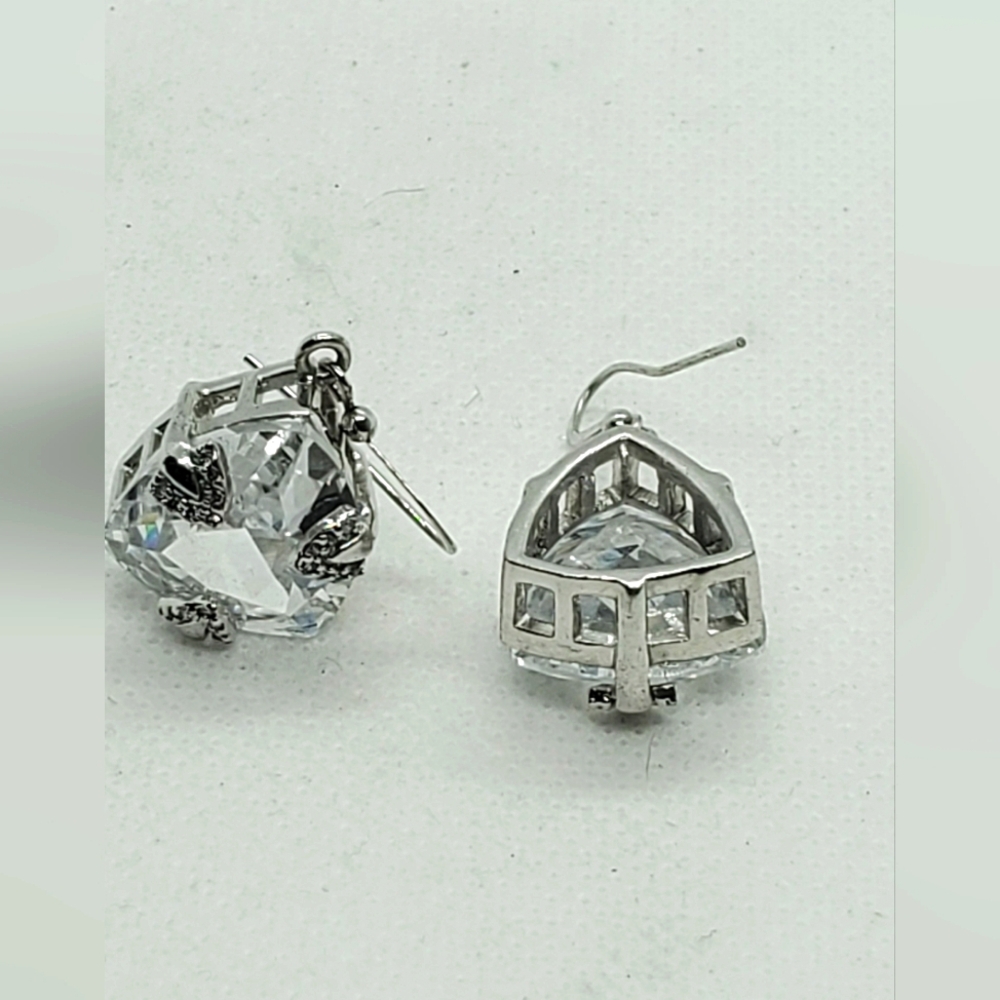 Neiman Marcus Earrings In Silver Tone Triangular Crystal Drop - Picture 6 of 7